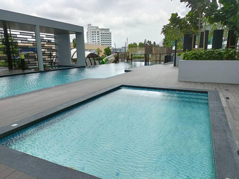 Sky Trees 4 Guests High Floor Nflix Hbo Disney Garden View A1801 Johor Bahru Exterior foto
